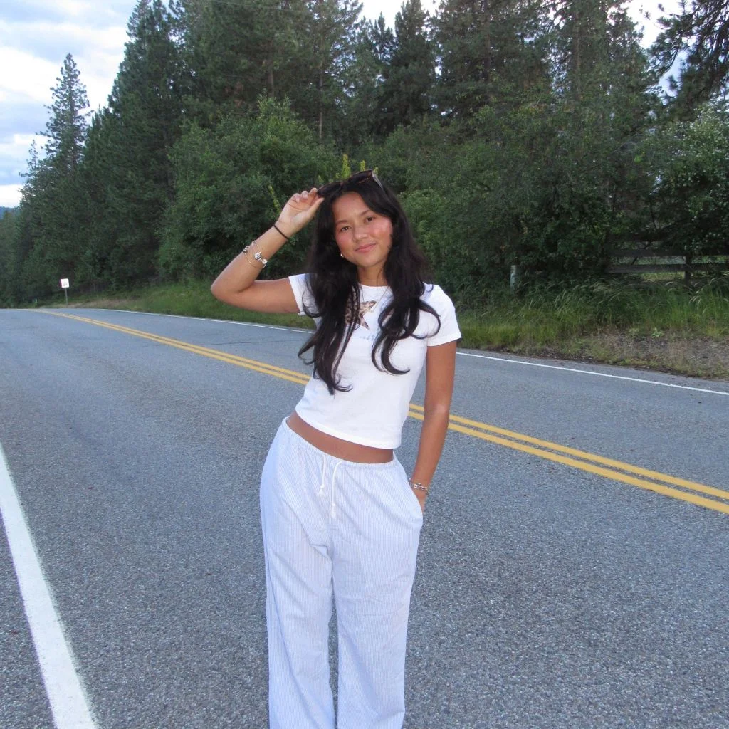 Easy tops for Girl Outfits with Baggy Pants