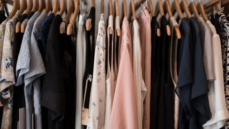 Minimalist Capsule Wardrobe Guide