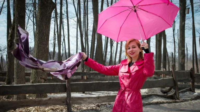 Rainy Spring Outfits You Can Wear Without Overthinking