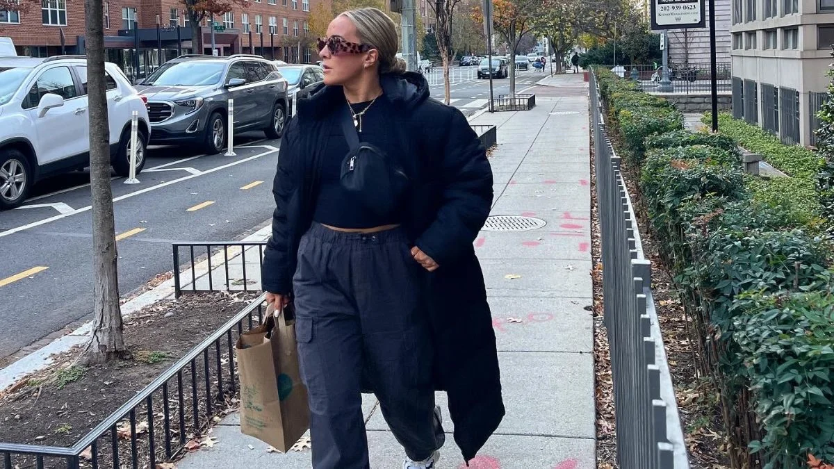 Trendy Girl Outfits with Baggy Pants for a Cool Street Style Look