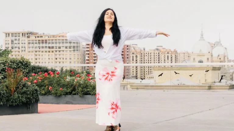 What Fashion Insiders Pair With Their Column Skirts This Summer