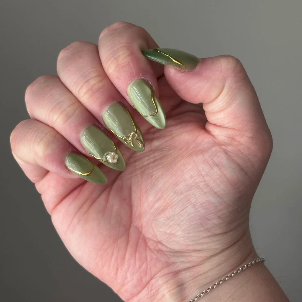Botanical Herb Pressed Nails Feel Straight From an Apothecary