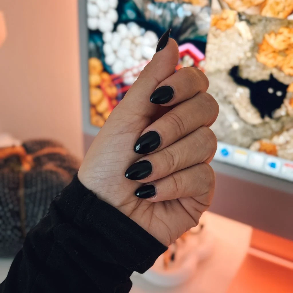 What Makes a Black Cat Silhouette So Endlessly Wearable
