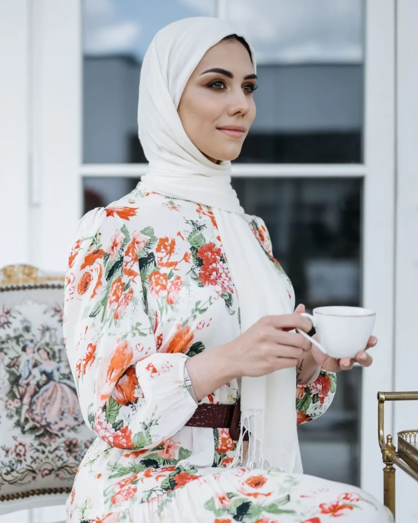 Floral Dresses for a Romantic Tea Party Look