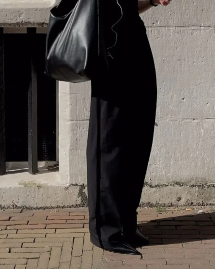 Tailored Trousers for a Modern Feminine Style