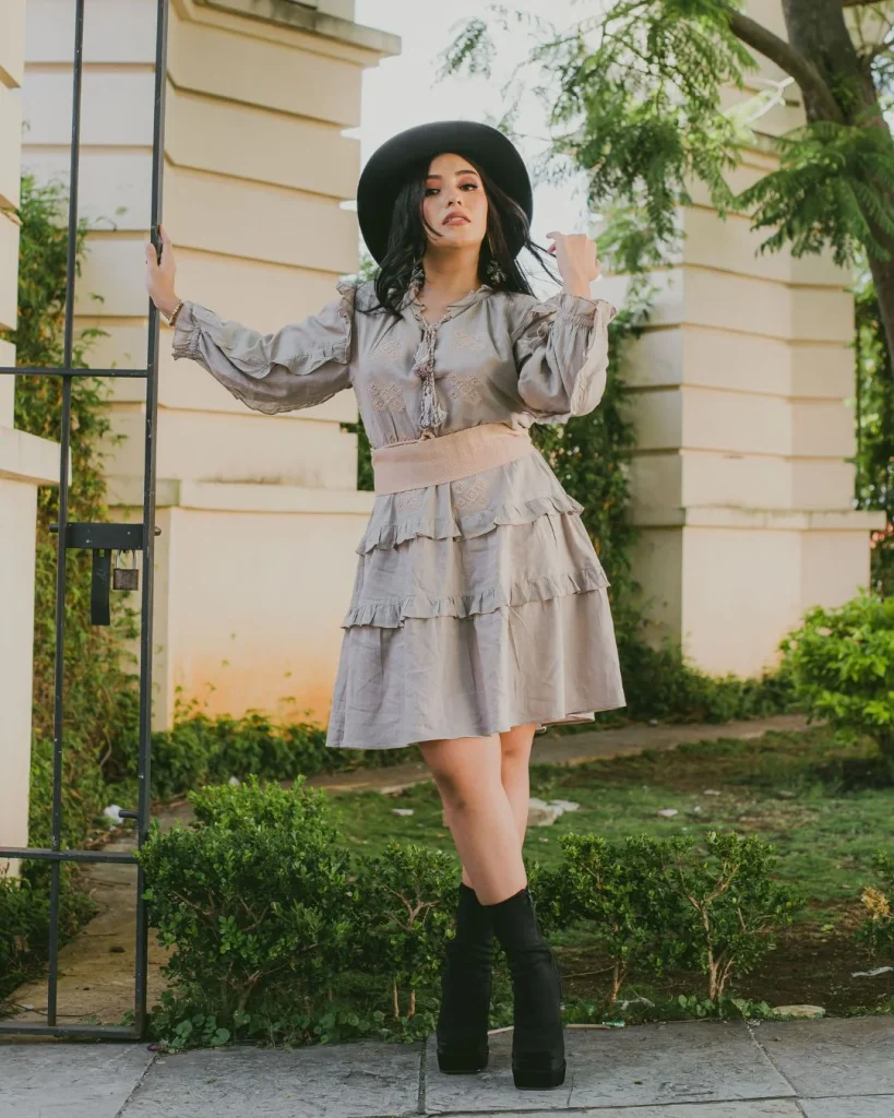 Try a Vintage Piece With Modern Basics