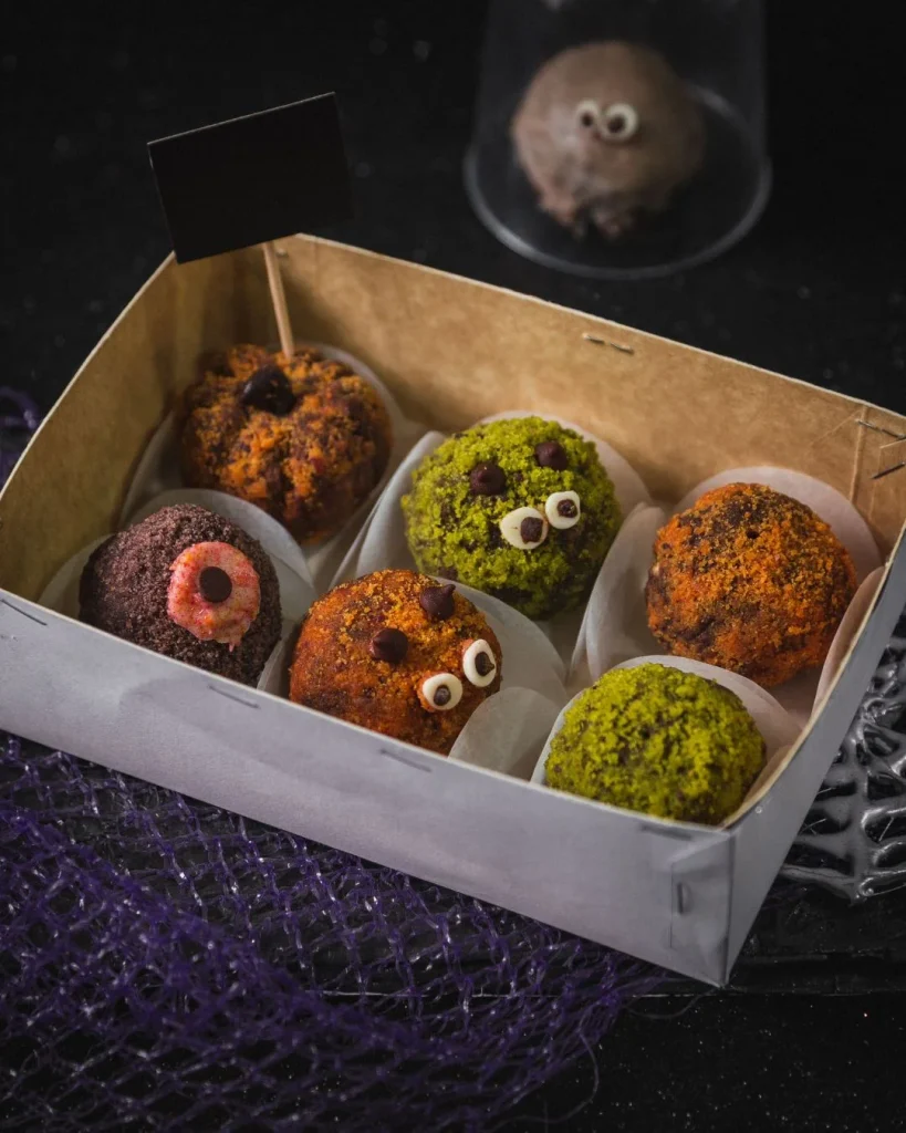 What to Put in a Halloween Gift Basket