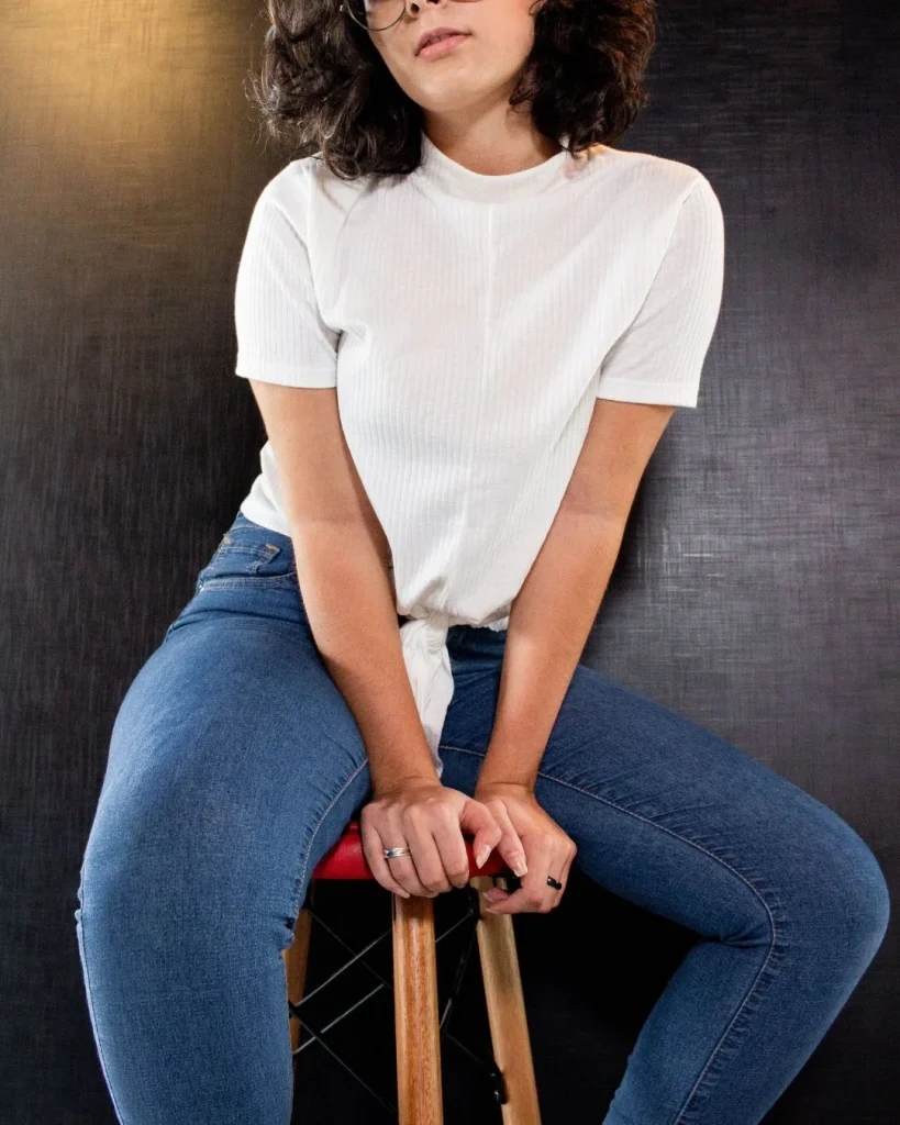 skinny jeans white shirt outfit