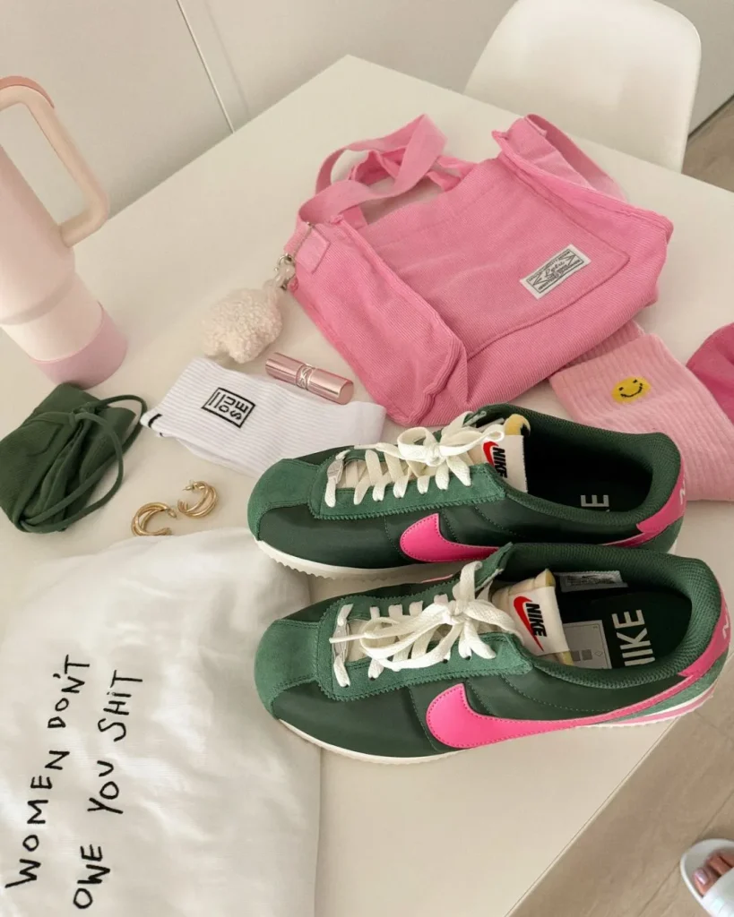 Accessories That Complete Your Streetwear Jacket Outfit